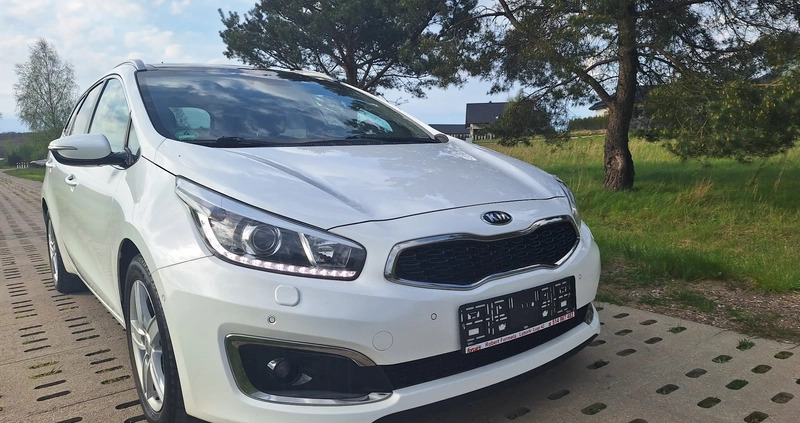 Kia Ceed cena 38900 przebieg: 209000, rok produkcji 2015 z Lębork małe 301